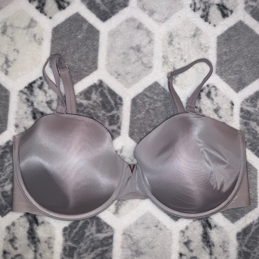 Victoria’s Secret 38DD Bra